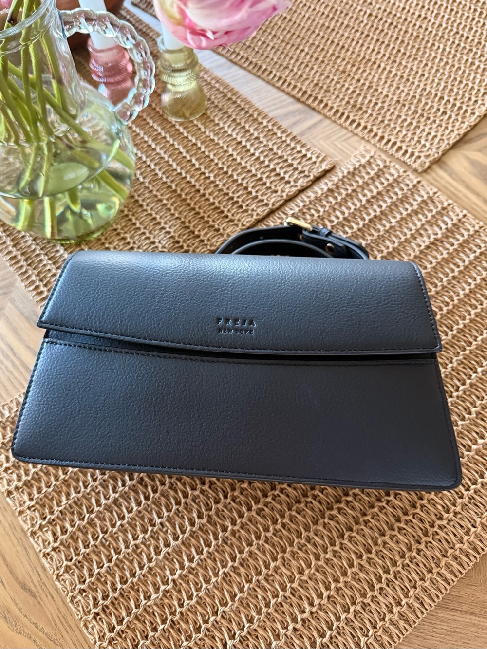 Freja New York black shoulder bag